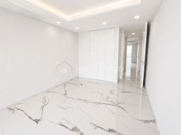 Apartamento T2 para Venda em Lagos (São Sebastião e Santa Maria)