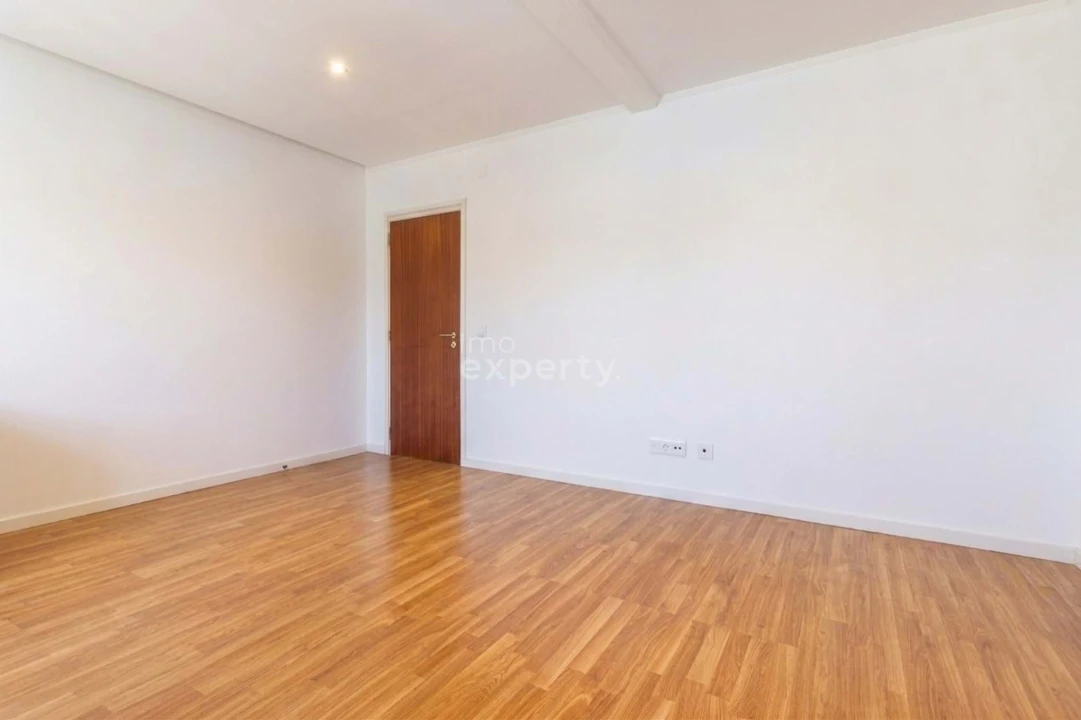 Apartamento T2 para Venda em Corroios Foto 9