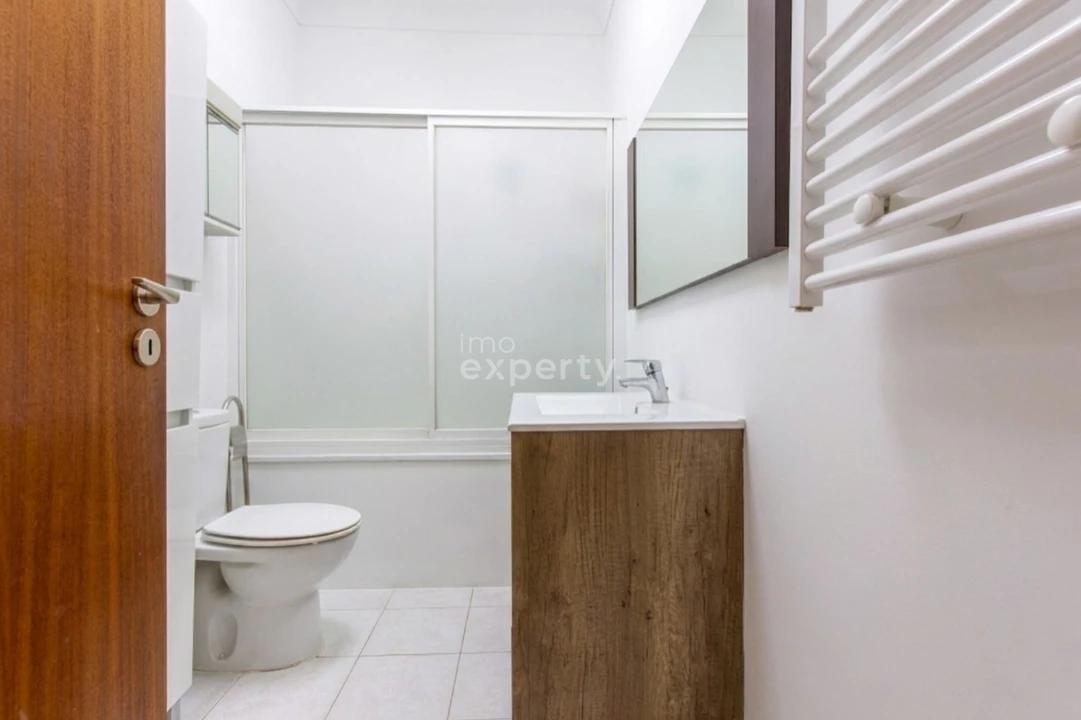 Apartamento T2 para Venda em Corroios Foto 7