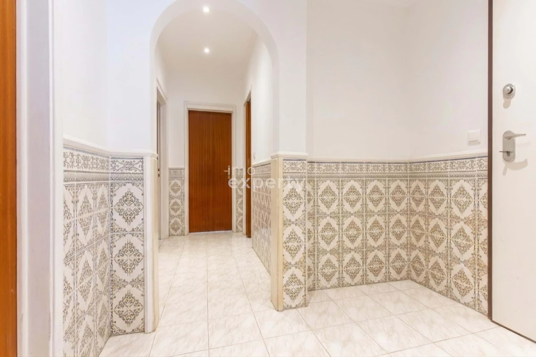 Apartamento T2 para Venda em Corroios Foto 3