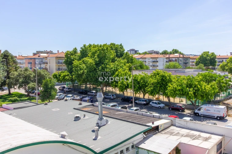 Apartamento T2 para Venda em Corroios Foto 16