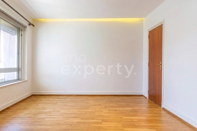 Apartamento T2 para Venda em Corroios Foto 10