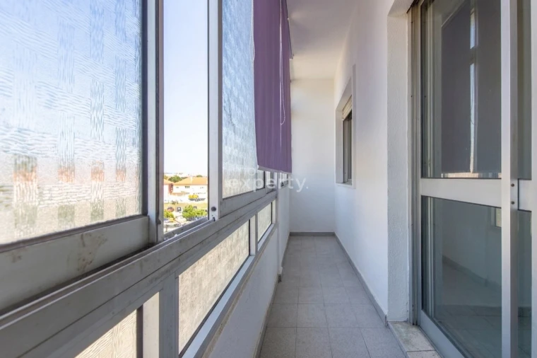 Apartamento T2 para Venda em Corroios Foto 8