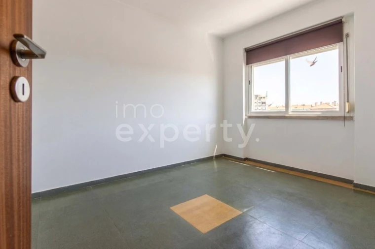 Apartamento T2 para Venda em Corroios Foto 5