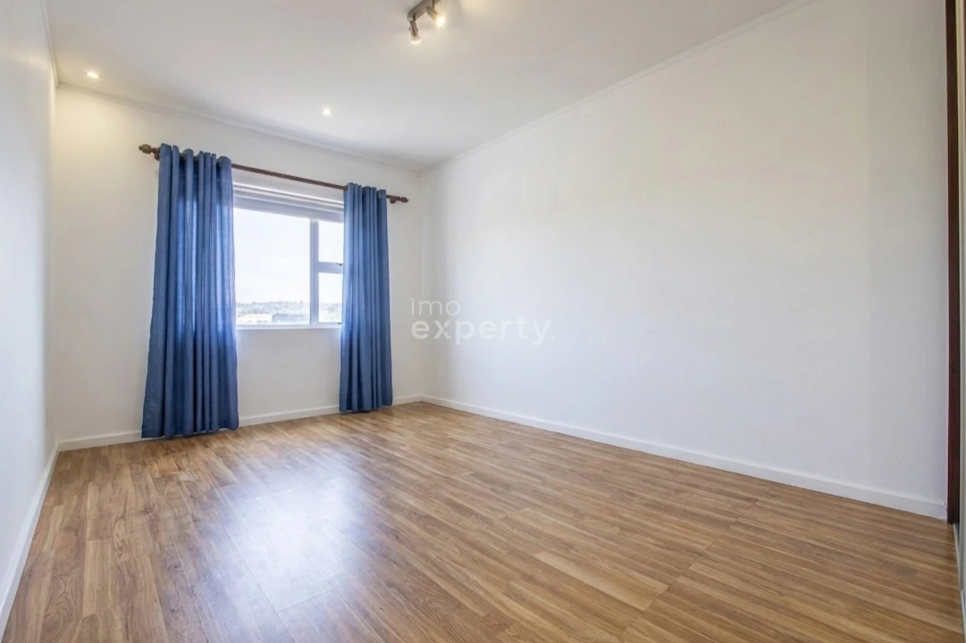 Apartamento T2 para Venda em Corroios Foto 4