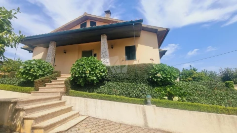 Moradia T4 para Venda em Sobreira Formosa e Alvito da Beira