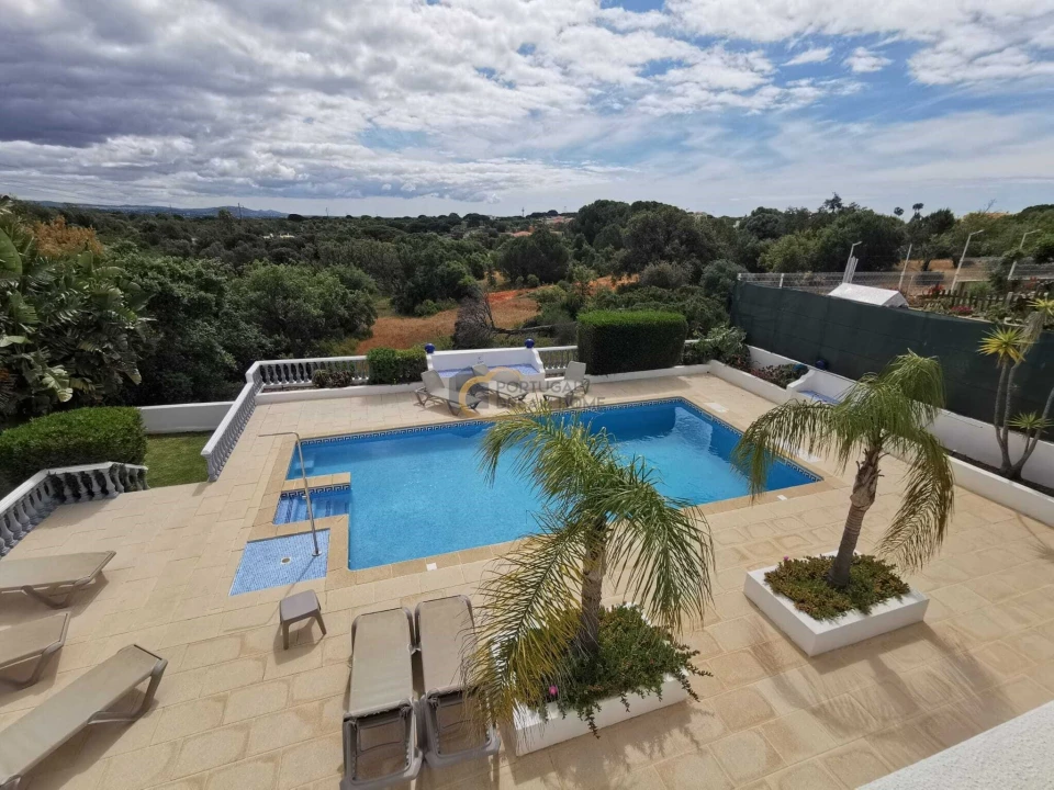 Moradia T4 para Venda em Albufeira e Olhos de Água Foto 3