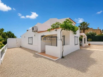Moradia T4 para Venda em Albufeira e Olhos de Água