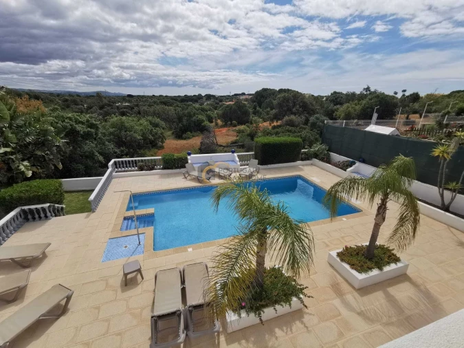 Moradia T4 para Venda em Albufeira e Olhos de Água Foto 3