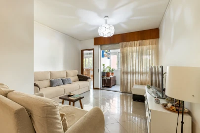 Apartamento T3 para Venda em Santo António dos Cavaleiros e Frielas