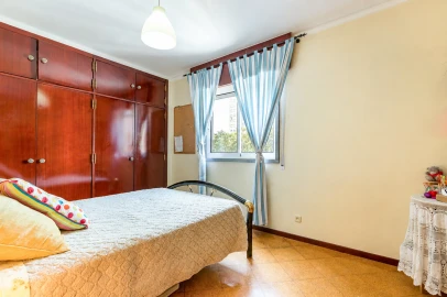 Apartamento T3 para Venda em Santo António dos Cavaleiros e Frielas
