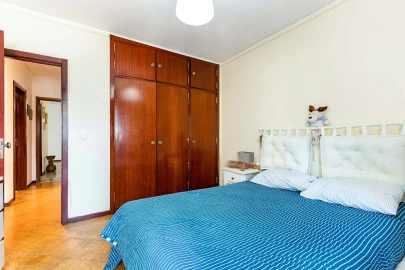 Apartamento T3 para Venda em Santo António dos Cavaleiros e Frielas