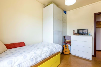 Apartamento T3 para Venda em Santo António dos Cavaleiros e Frielas