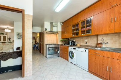 Apartamento T3 para Venda em Santo António dos Cavaleiros e Frielas