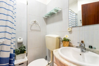 Apartamento T3 para Venda em Santo António dos Cavaleiros e Frielas