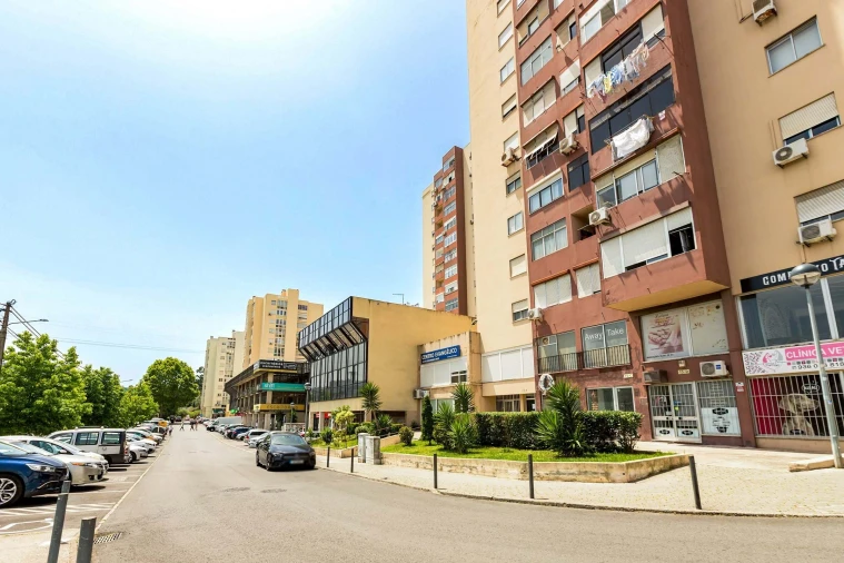 Apartamento T3 para Venda em Santo António dos Cavaleiros e Frielas Foto 22