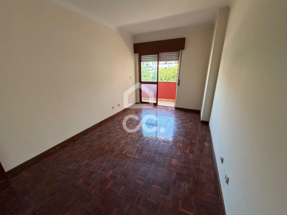 Apartamento T2 para Venda em Algueirão-Mem Martins Foto 13