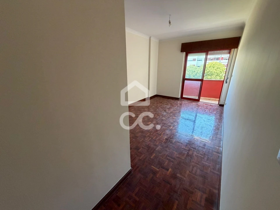 Apartamento T2 para Venda em Algueirão-Mem Martins Foto 17