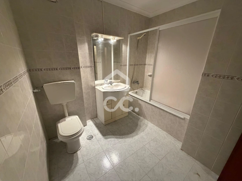 Apartamento T2 para Venda em Algueirão-Mem Martins Foto 11