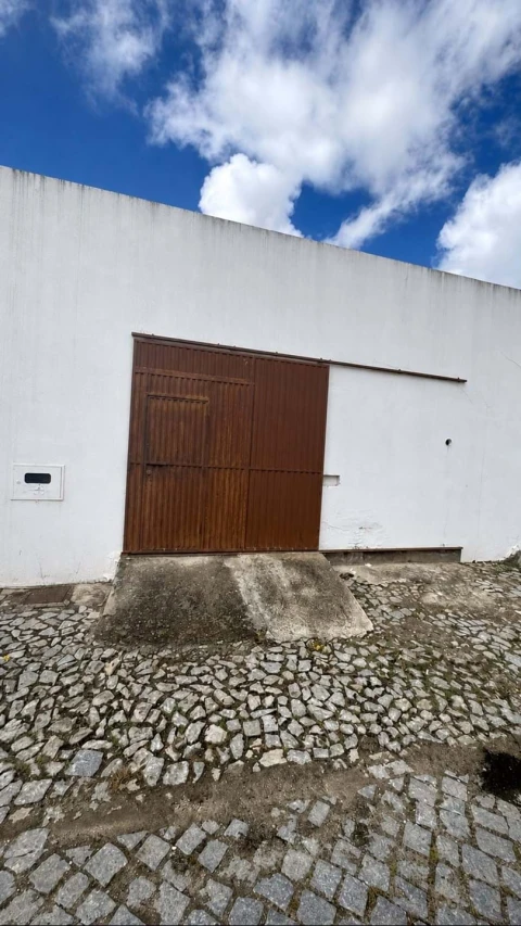 Armazém para Venda em Pedrogão