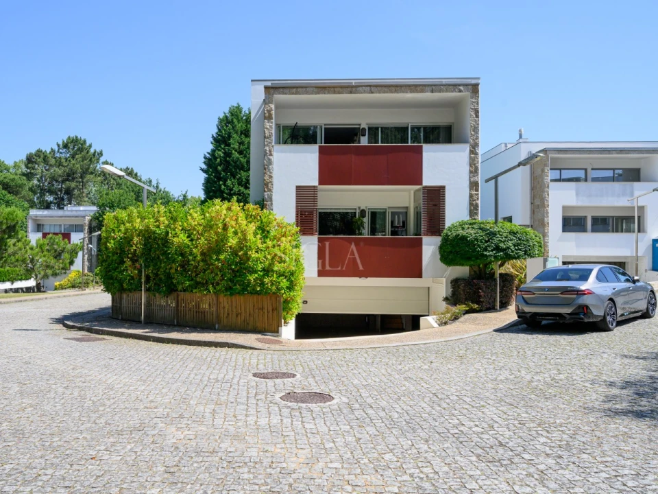 Moradia T4 para Venda em Oliveira do Douro Foto 4