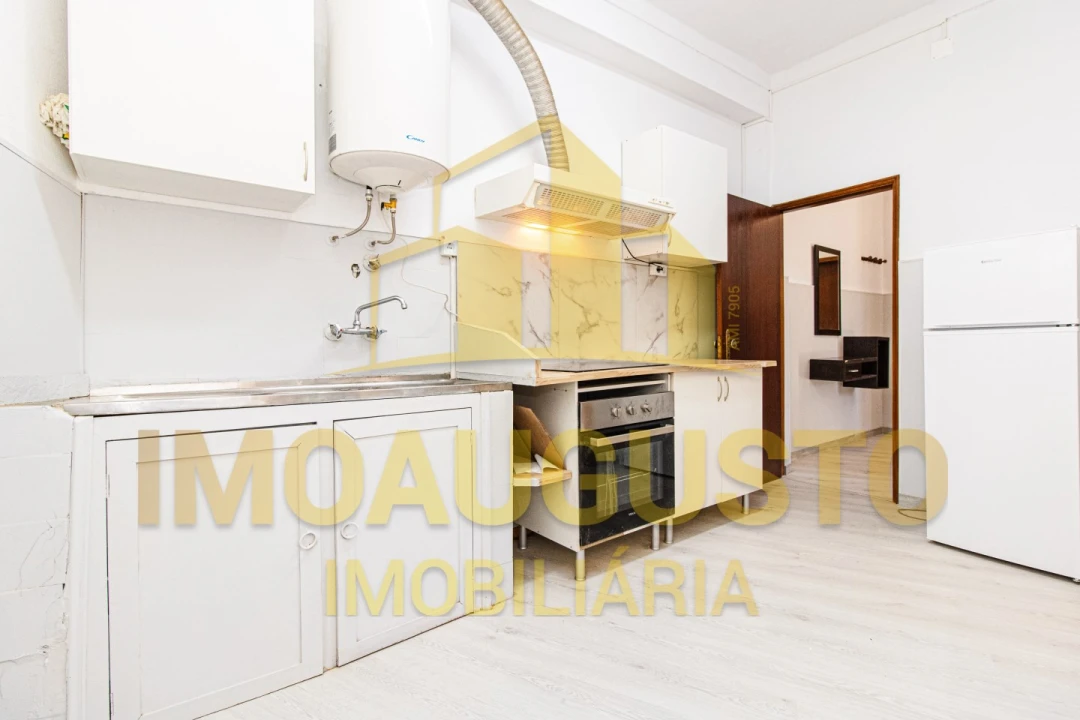 Moradia T2 para Venda em Guarda Foto 1