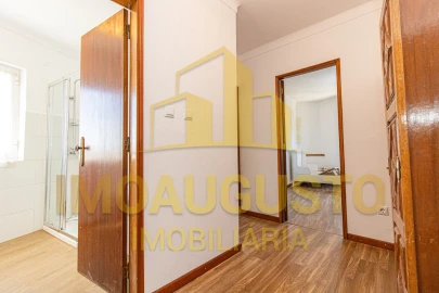 Moradia T2 para Venda em Guarda