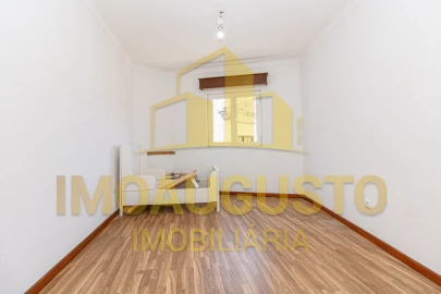 Moradia T2 para Venda em Guarda