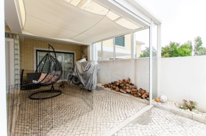 Moradia T5 para Venda em São Domingos de Rana
