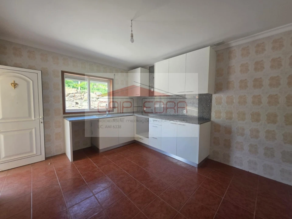 Moradia T2 para Venda em Abragão Foto 4