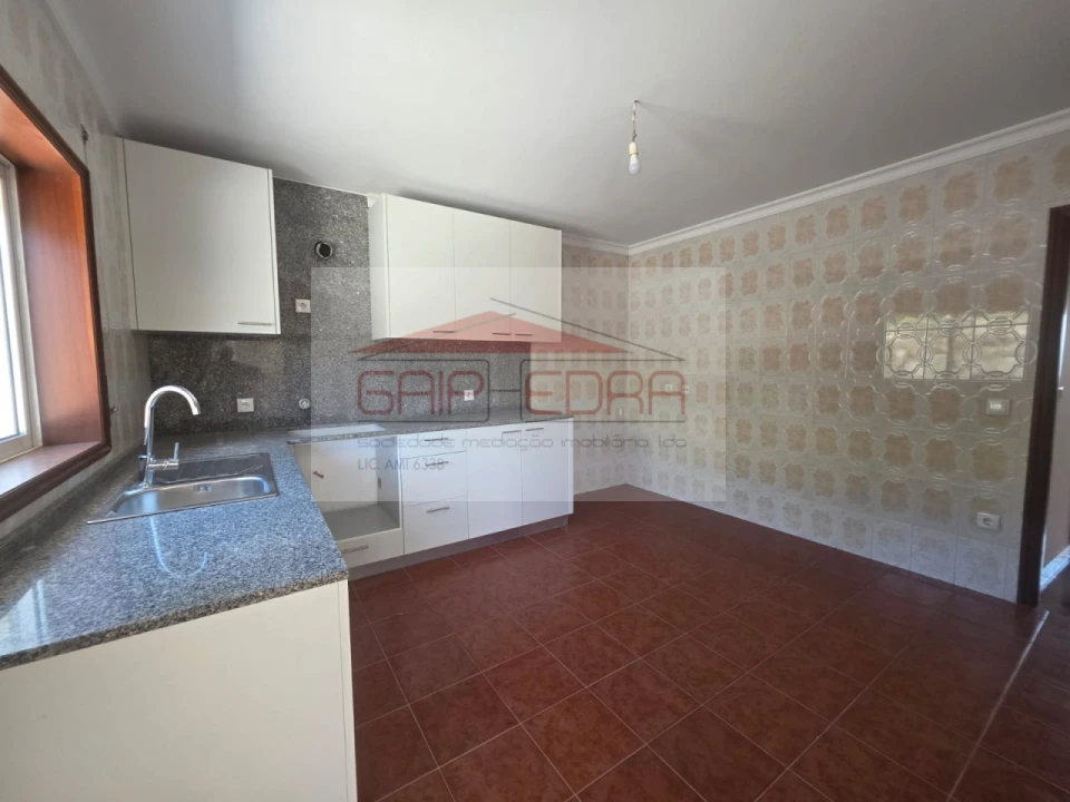 Moradia T2 para Venda em Abragão Foto 7