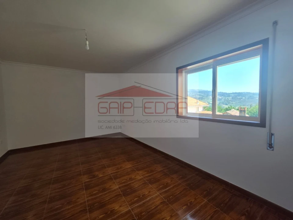 Moradia T2 para Venda em Abragão Foto 8