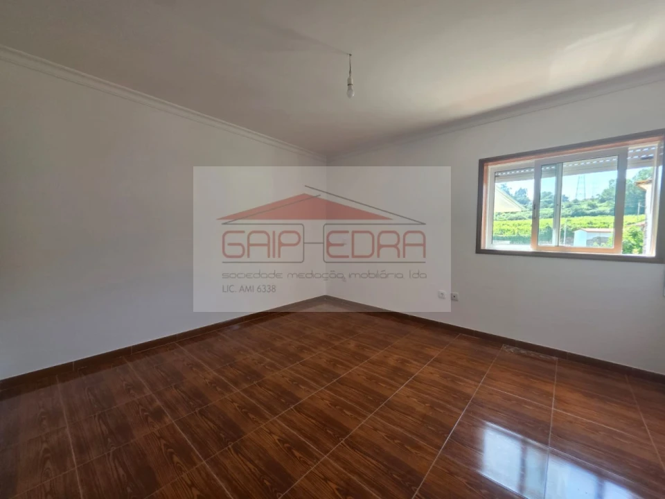 Moradia T2 para Venda em Abragão Foto 10