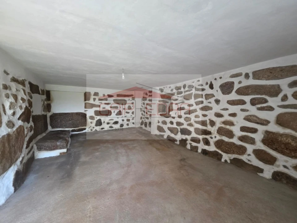 Moradia T2 para Venda em Abragão Foto 17