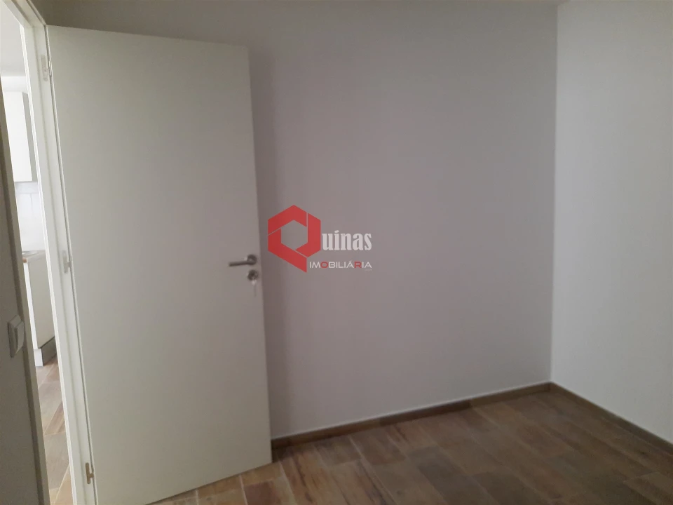Apartamento T1 para Arrendamento em Sabugal e Aldeia de Santo António Foto 11