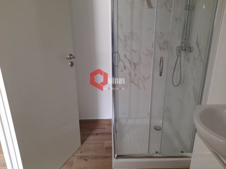 Apartamento T1 para Arrendamento em Sabugal e Aldeia de Santo António Foto 14