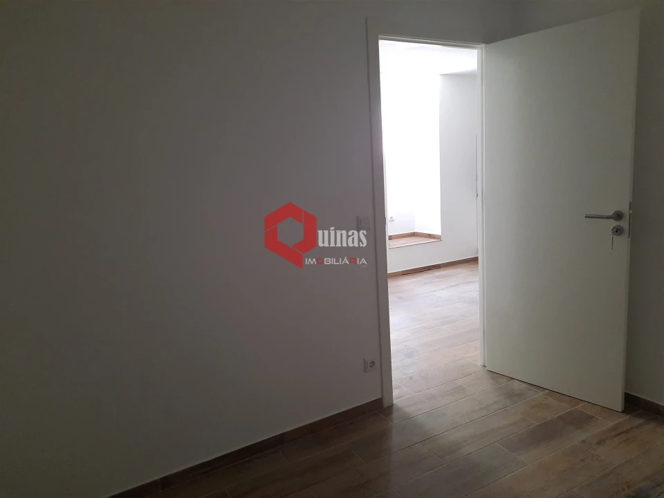 Apartamento T1 para Arrendamento em Sabugal e Aldeia de Santo António Foto 10