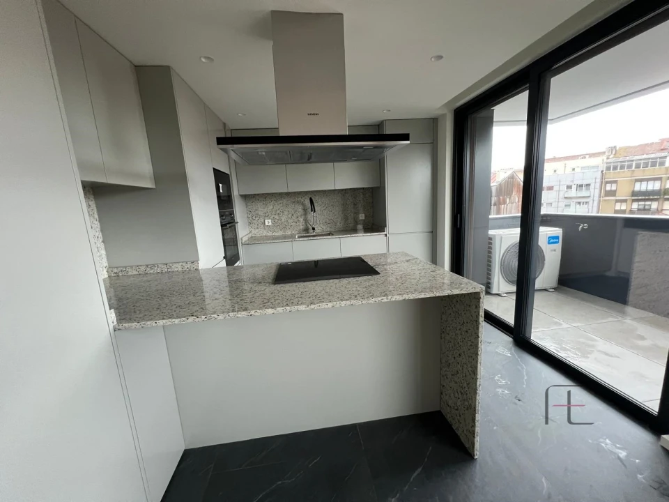 Apartamento T2 para Venda em Mafamude e Vilar do Paraíso Foto 2