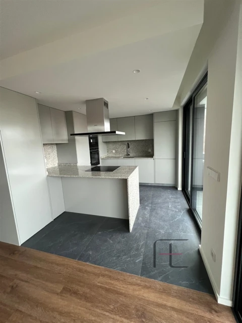 Apartamento T2 para Venda em Mafamude e Vilar do Paraíso