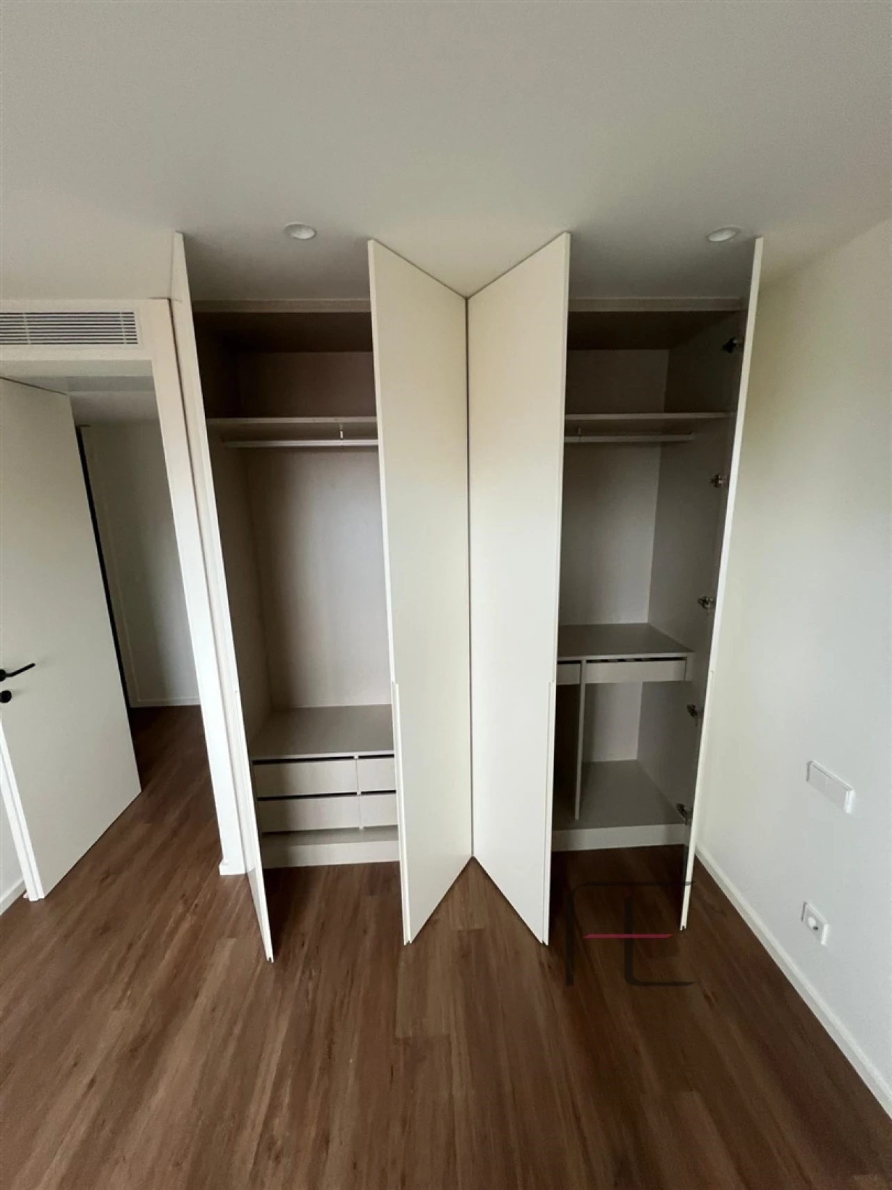 Apartamento T2 para Venda em Mafamude e Vilar do Paraíso Foto 15