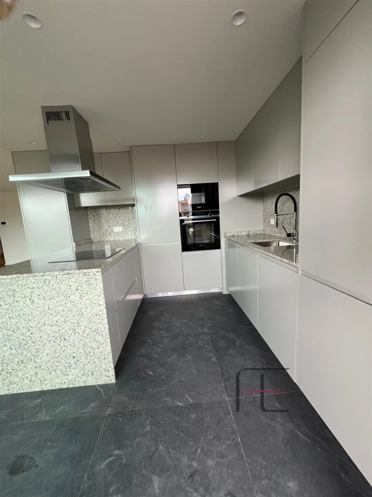 Apartamento T2 para Venda em Mafamude e Vilar do Paraíso Foto 3