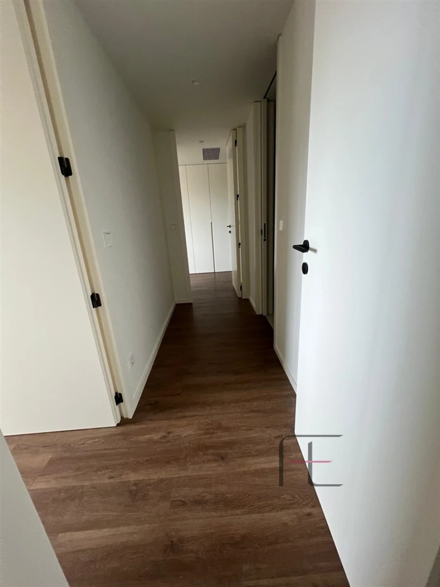 Apartamento T2 para Venda em Mafamude e Vilar do Paraíso Foto 18