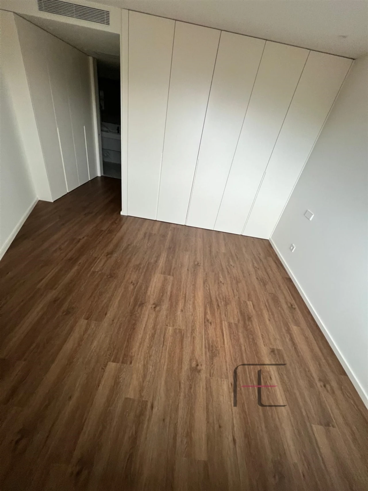 Apartamento T2 para Venda em Mafamude e Vilar do Paraíso Foto 29