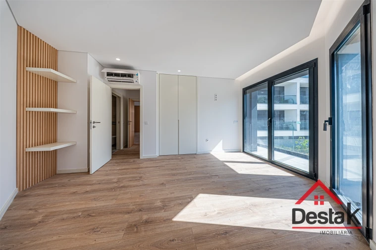 Apartamento T2 para Venda em Viseu Foto 5