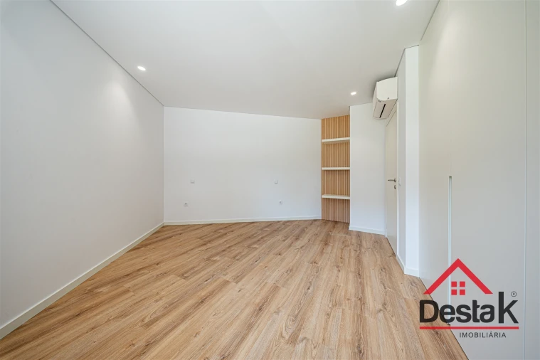 Apartamento T2 para Venda em Viseu Foto 8
