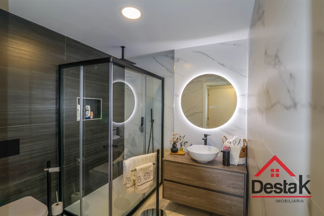 Apartamento T5 para Venda em Viseu Foto 30