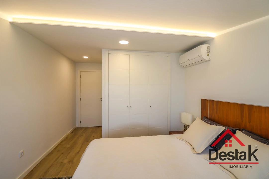 Apartamento T5 para Venda em Viseu Foto 32