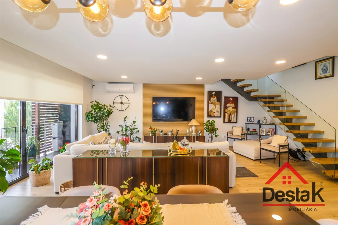Apartamento T5 para Venda em Viseu Foto 3