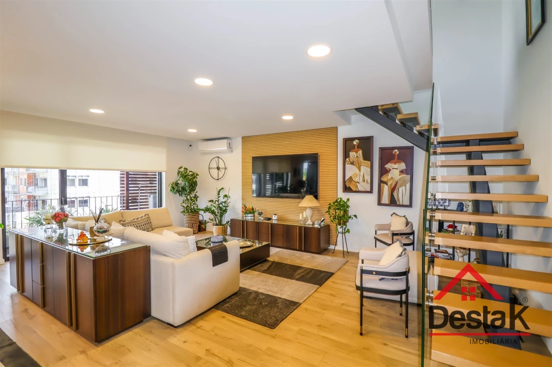 Apartamento T5 para Venda em Viseu Foto 1