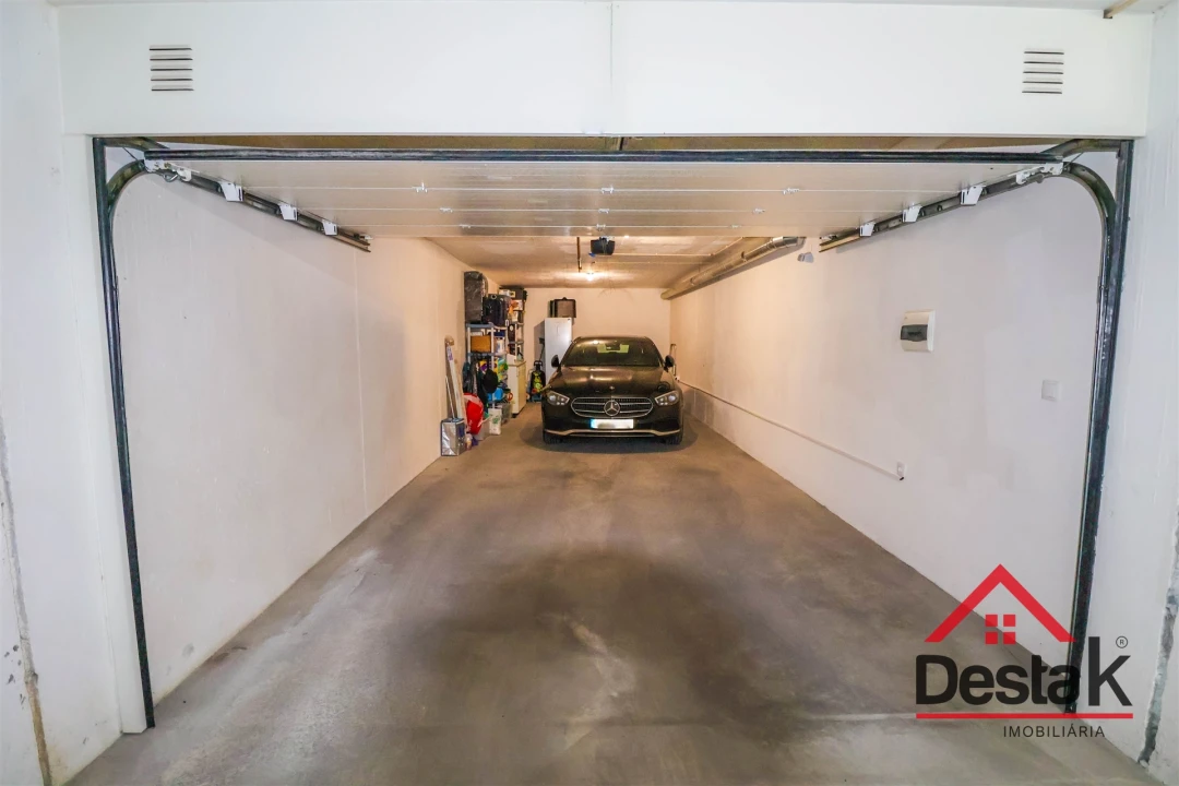 Apartamento T5 para Venda em Viseu Foto 34
